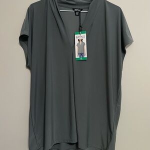 Buffalo Women's Gray Top Size XL-
Great for under a‎ blazer.